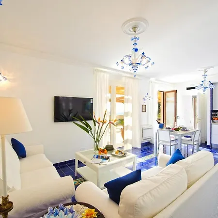 Sleeps 6 Air Con Wifi